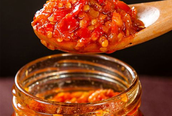 辣椒醬自動灌裝機(jī)解放雙手，讓包裝更智能